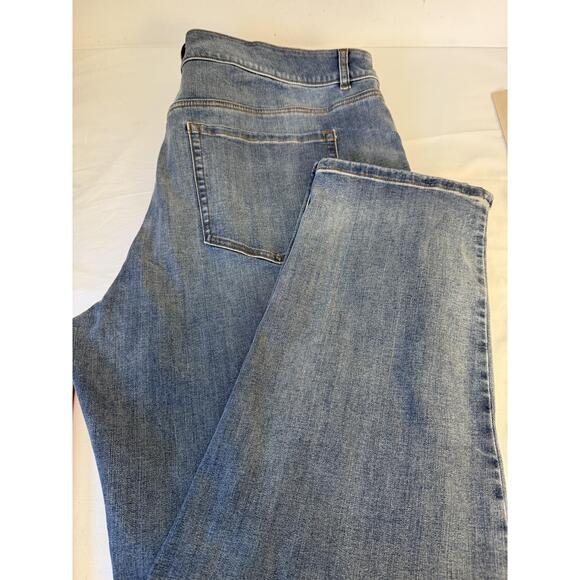 NWT Lane Bryant Womens Light Wash High Waist Skinny Fit Straight Leg Jeans 26 - Picture 3 of 13